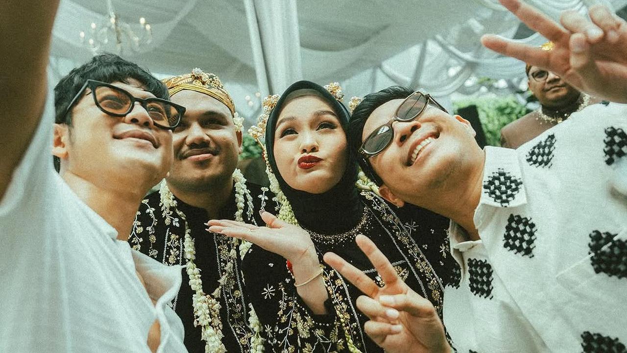 Salma Salsabil Menikah, 7 Potret Nino Kayam Hadir di Acara Resepsi Sebut Bak Restu Semesta
