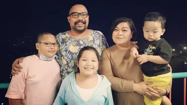 Potret 6 Pemain Jangan Bercerai Bunda dan Pasangan, Fandy Christian Jadi Sorotan
