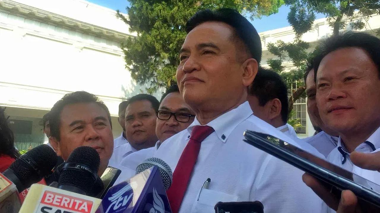 Menurut Yusril, Presiden Jokowi mengaku merasa terbebani dengan adanya gugatan batas usia capres dan cawapres tersebut.<br>