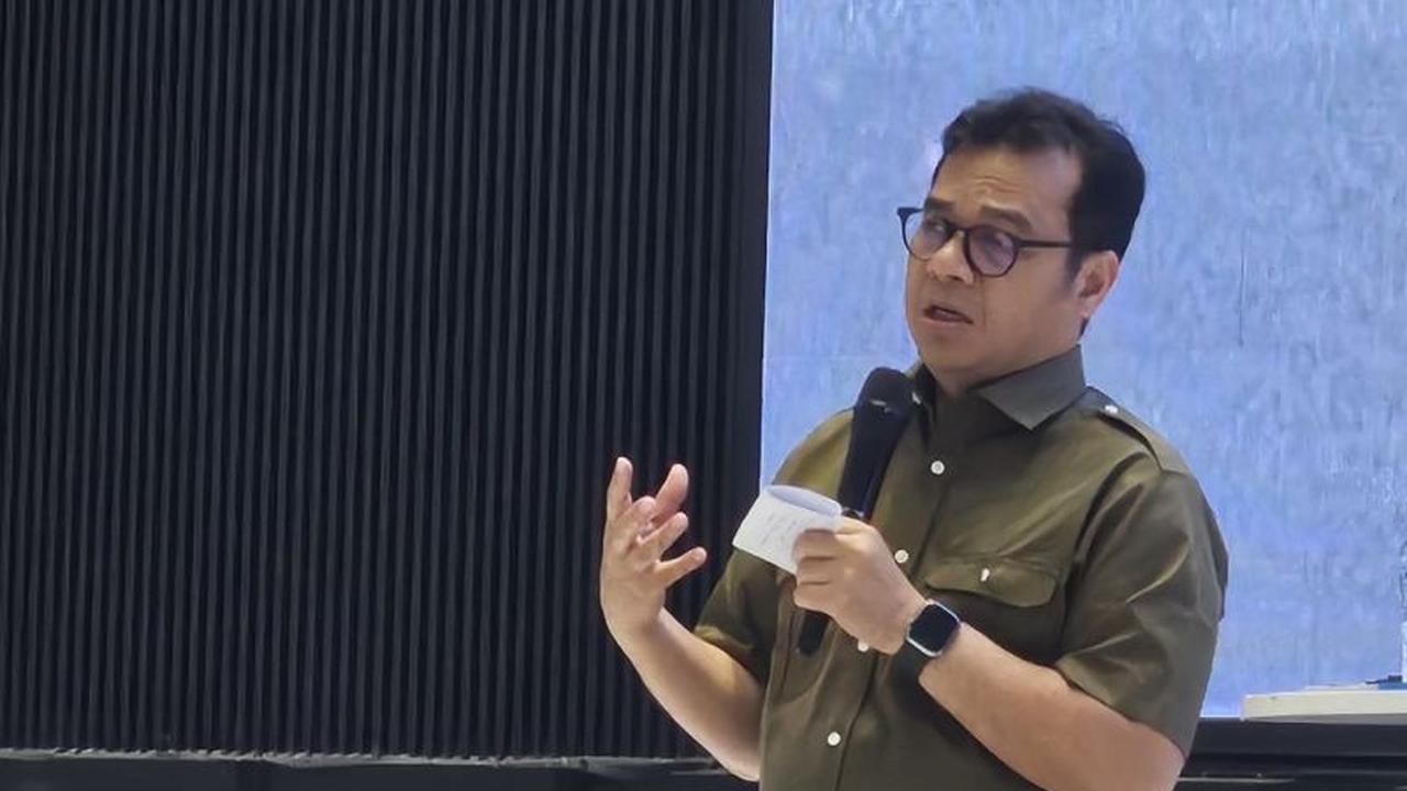 Wamenkominfo Nezar Patria Soroti Bahaya Bilik Gema Media Sosial dan Kebenaran Semu