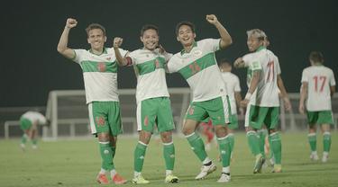 Egy Maulana Vikri, Evan Dimas, dan Kadek Agung ketika Timnas Indonesia melawan Oman di Dubai, Uni Emirat Arab (UEA).