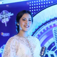 Dalam ajang penghargaan pada insan musik Tanah Air, SCTV Musik Awards 2016, penyanyi cantik Raisa Andriana meraih dua penghargaan.(Nurwahyunan/Bintang.com)