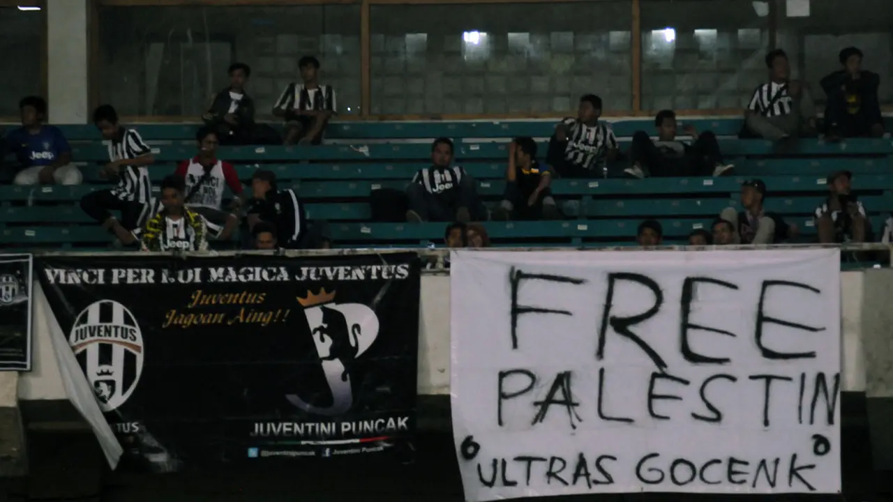 Bendera Palestina Berkibar di Stadion Gelora Bung Karno