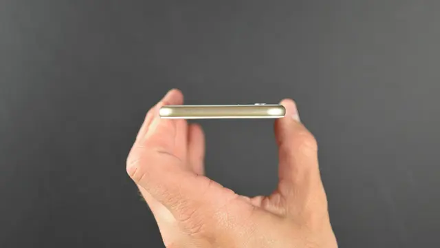 Inikah Bentuk Asli iPhone 6?