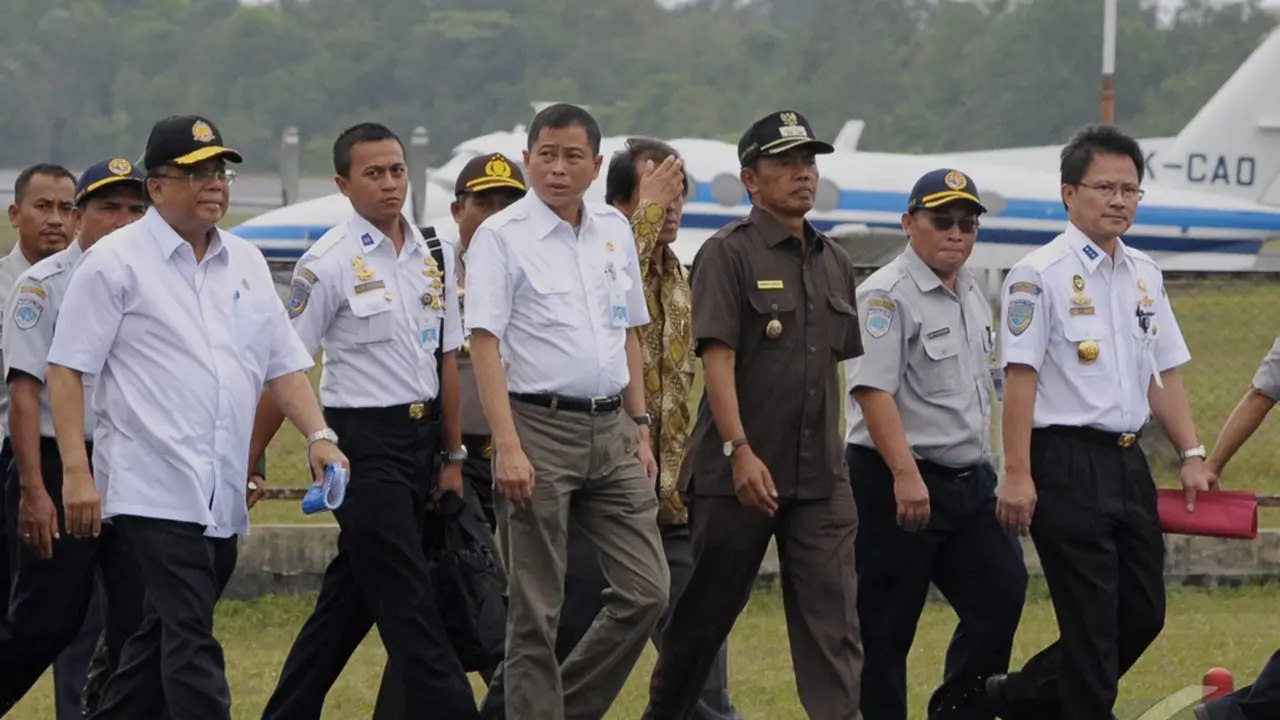  Duet Menteri Tinjau Posko Utama Pencarian Pesawat QZ8501