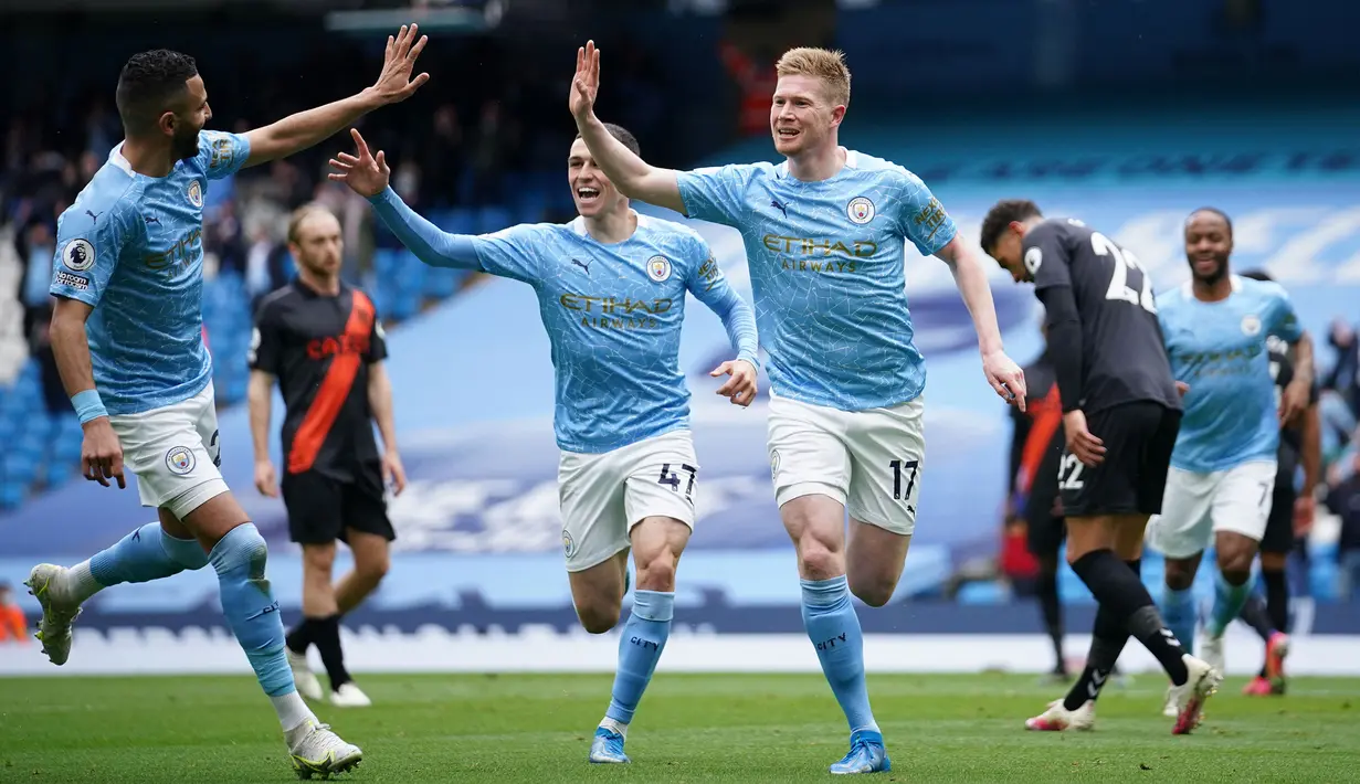 Kevin De Bruyne berhasil menjadi salah satu gelandang top Eropa saat bergabung ke Manchester City pada 2015 silam. De Bruyne telah mencatatkan namanya sebagai pengumpan terbanyak dalam setahun sejak 2010 sebanyak 3 kali (2014,2019, dan 2020). (AFP/Pool/Dave Thompson)