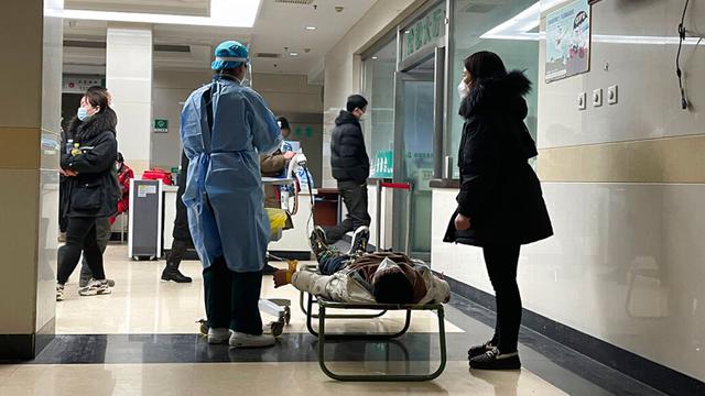 China Kewalahan Bergulat dengan Gelombang COVID-19