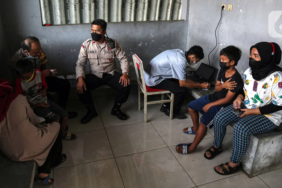 FOTO: Kejar Target Vaksinasi Anak Usia 6-11 Tahun