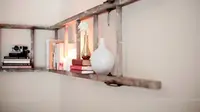 Ubah Fungsi Tangga Jadi Tempat Penyimpanan