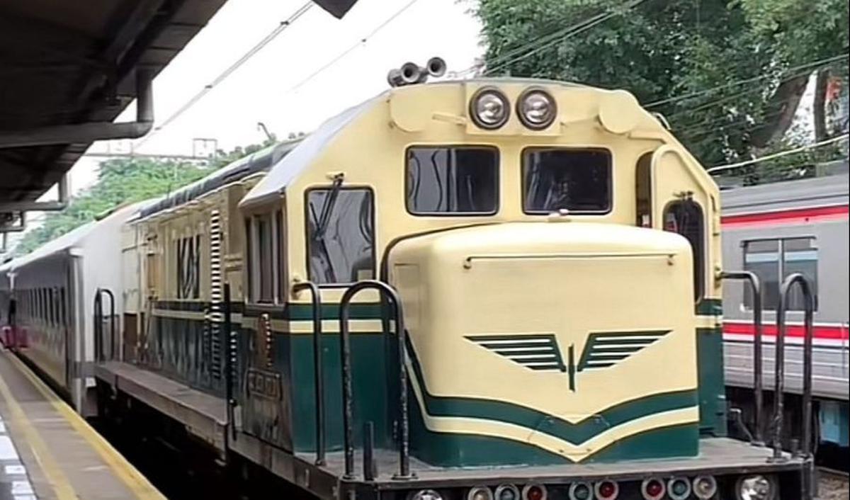 "Kereta api antar kota itu 20,30 persen atau penggunanya sekitar 39,32 juta,"&nbsp;