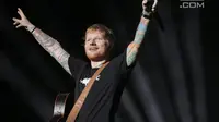 Penampilan Ed Sheeran dalam konser Divide World Tour 2019 di Stadion Utama Gelora Bung Karno, Jakarta Pusat (3/5/2019). Penyanyi asal Inggris itu mengaku senang bisa hadir di tengah-tengah penggemarnya di Indonesia. (Fimela.com/Bambang E. Ros)