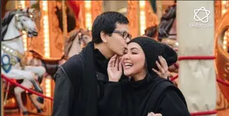 Makin mesra, Ulang Tahun pernikahan Armand Maulana dan Dewi Gita.