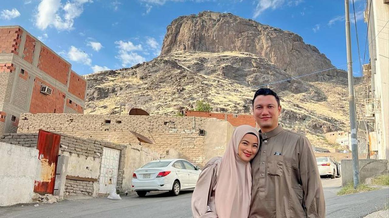 Usai Umrah, Titi dan Christian Lanjut Liburan Ke Al Ula