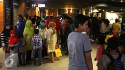 Para Cinemaholic saat bersiap untuk nobar di studio Blitz Megaplex, Jakarta, Sabtu (22/8/2015) Cinemaholic bersama Liputan6.com gelar nonton bareng Inside Out (Liputan6.com/Gempur M Surya)