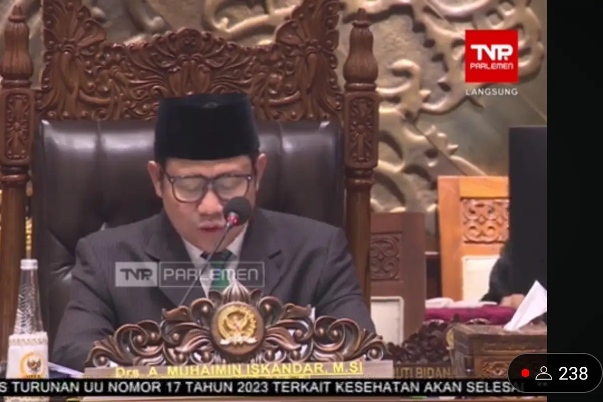 Wakil Ketua DPR RI Muhaimin Iskandar (Cak Imin) memimpin rapat paripurna, Selasa (9/7/2024).