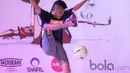 Freestyler Indonesia, Ardhi, berhasil menjadi semifinalis pada Asian Freestyle Football Championship 2015 di Pluit Mall, Jakarta, Minggu (15/11/2015). (Bola.com/Vitalis Yogi Trisna)