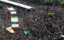 FOTO: Penampakan Jutaan Warga Sambut Jenazah Presiden Iran Ebrahim Raisi di Teheran