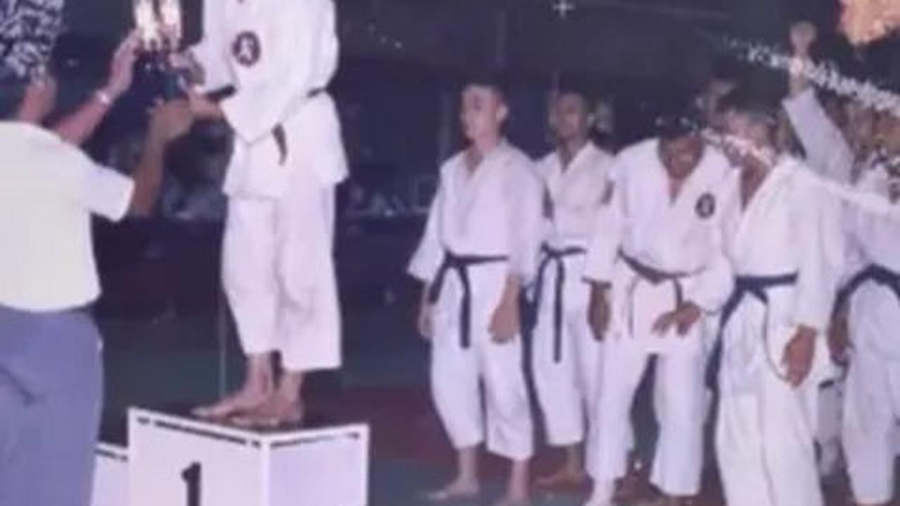 Tidak hanya sekali, Listyo tampak berkali-kali memenangkan posisi juara pertama dan mendapatkan piala.<br>