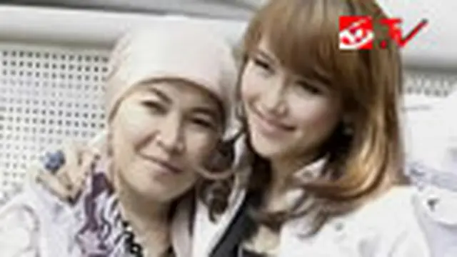 Mimpi Ayu, Berangkatkan Orangtua ke Tanah Suci