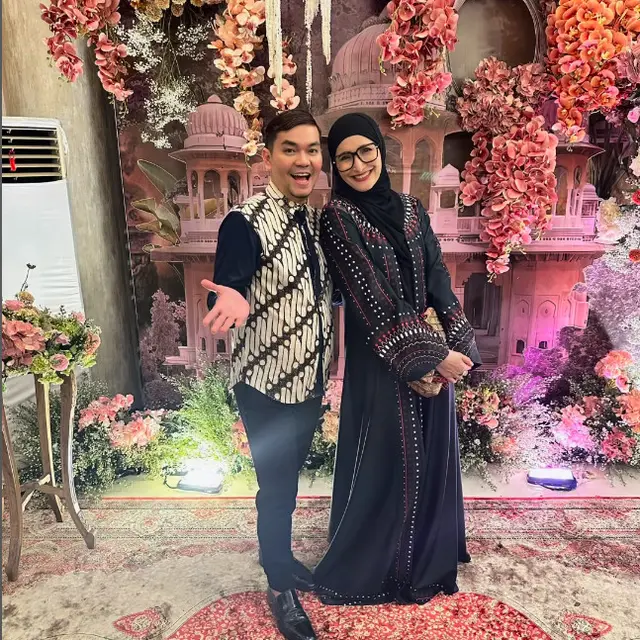 6 Potret Inneke Koesherawati di Lamaran Chand Kelvin, Dea Sahirah Keponakannya