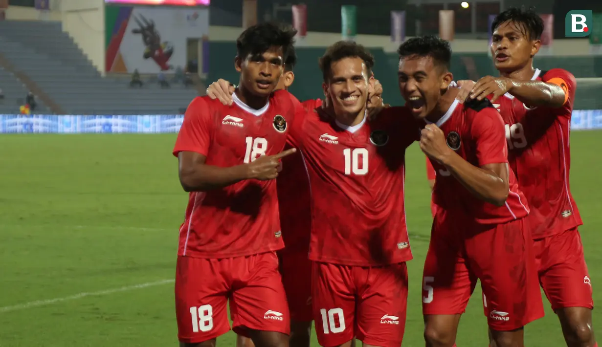 <p>Timnas Indonesia U-23 mencatat kemenangan 4-1 atas Timor Leste dalam laga kedua Grup A cabor sepak bola SEA Games 2021, Selasa (10/5/2022) malam WIB di Stadion Viet Tri, Vietnam. Garuda Muda berhasil move on dari kekalahan di laga pertama atas tuan rumah. (Bola.com/Ikhwan Yanuar)</p>