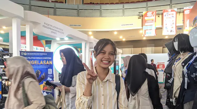 Dimsum, Seragam Restoran, dan Pencarian Kerja yang Belum Usai