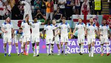 Selebrasi pemain timnas Inggris usai Harry Kane mencetak gol ke gawang Senegal dalam pertandingan 16 besar Piala Dunia 2022 yang berlangsung di Al Bayt Stadium, Qatar, Senin (5/12/2022). (AP Photo/Manu Fernandez)