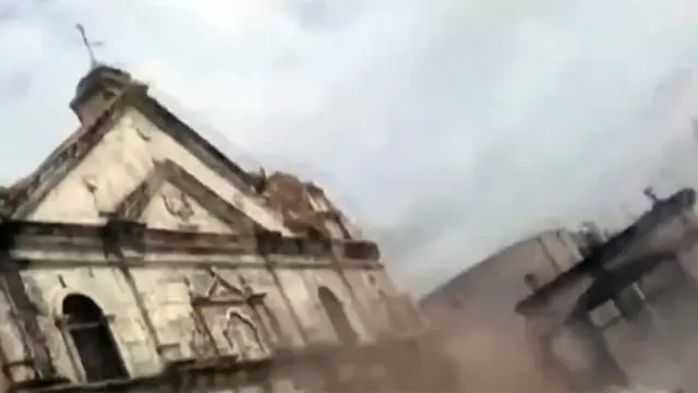 Detik-detik Gempa Filipina Robohkan Menara Lonceng Gereja