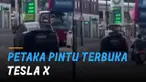 Pintu mobil menyenggol bus hingga kaca sisi sopir pecah.
