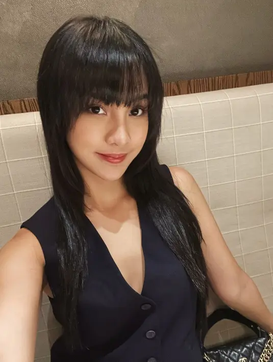 Anya beberapa kali mengunggah potretnya dengan gaya rambut barunya ini.   [Foto: Instagram/ Anya Geraldine]
