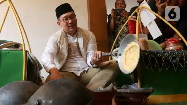 Ridwan Kamil berbincang dengan Fauzi Bowo