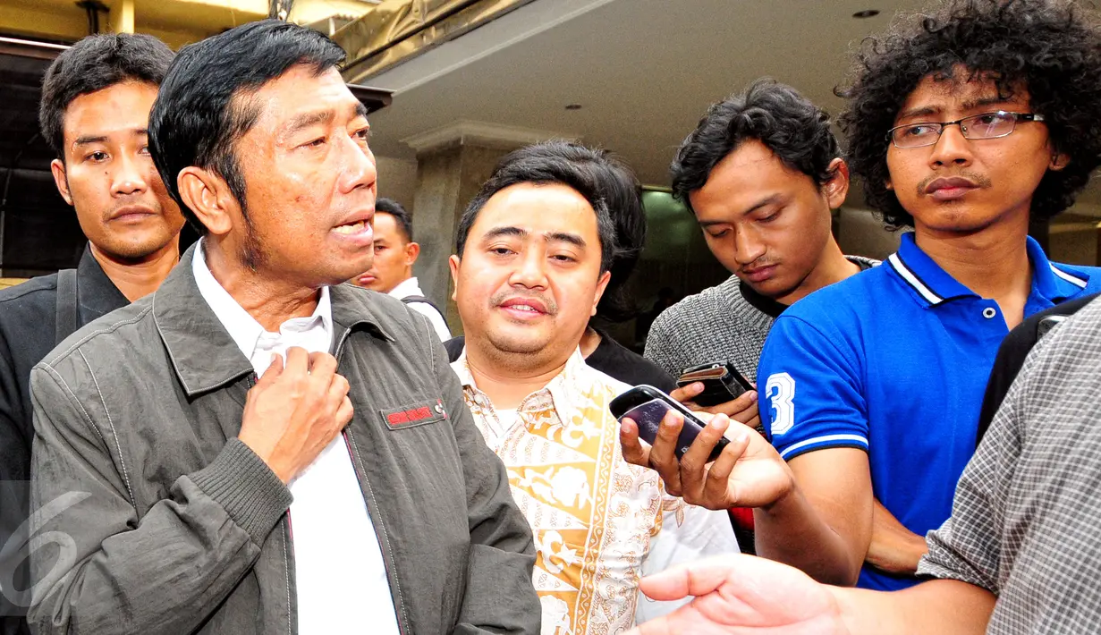 Wakil Ketua DPRD DKI Jakarta Abraham Lunggana memberikan keterangan pers usai diperiksa Bareskrim Polri terkait dugaan korupsi pengadaan alat printer dan scanner (3D) pada 25 SMAN/SMKN di Jakarta Barat, Senin (15/6/2015). (Liputan6.com/Yoppy Renato)