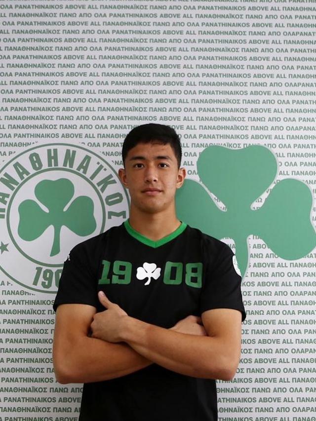 Cyrus Margono, kiper Panathinaikos keturunan Indonesia.