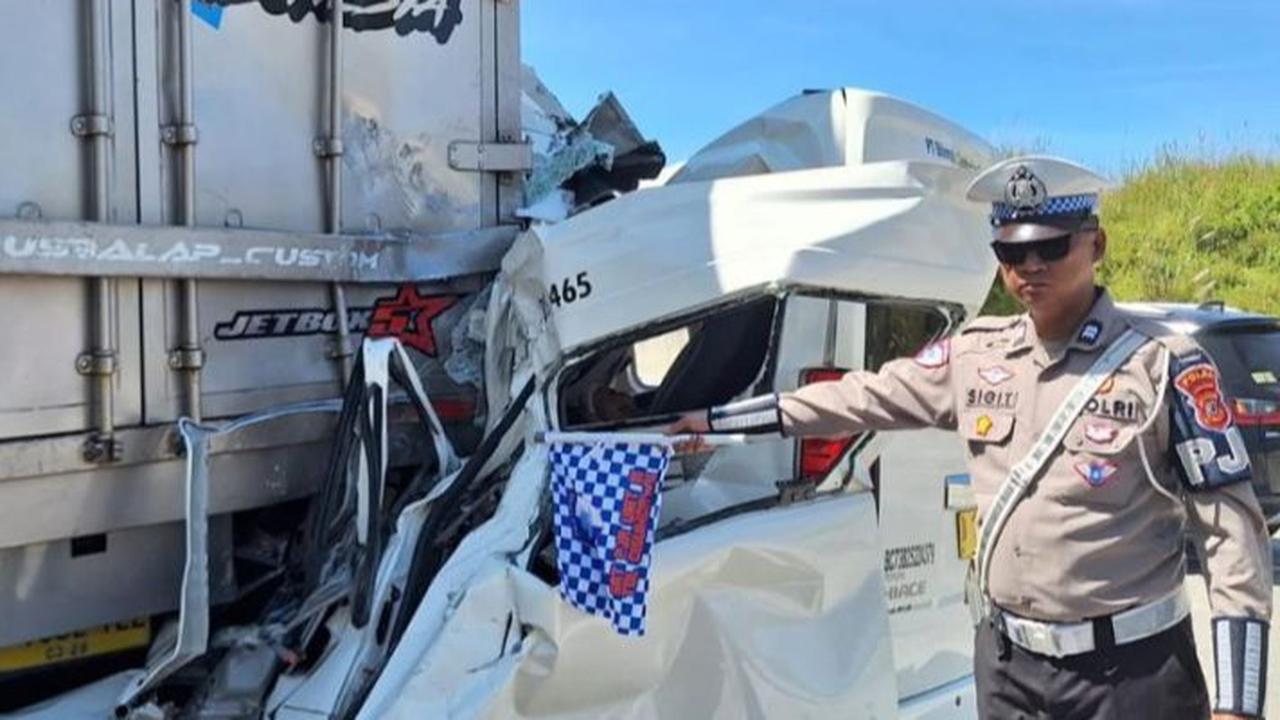 Polisi Tetapkan Sopir Travel Tersangka Kecelakaan Maut di Tol Cisumdawu, Konsumsi Obat Diabet & Mengantuk