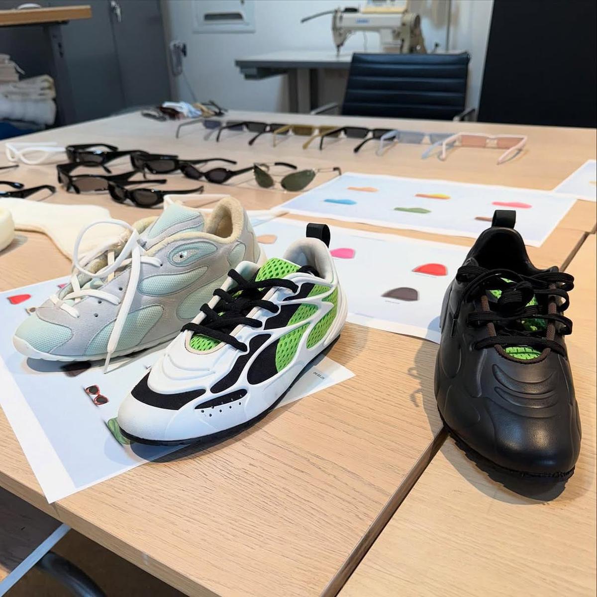 Justin Bieber Spill Wujud Sepatu Terbaru dari Brand Miliknya, Tampilannya Unik