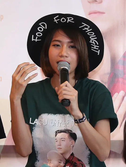 "Ceritanya realistis banget. Ini untuk anak-anak sekolah, kalau punya teman disabilitas. Pas lagi syuting jadi merasa kasihan sama Eriska. Merasanya jadi kayak dalam banget," ungkap Gigi Chibi. (Nurwahyunan/Bintang.com)