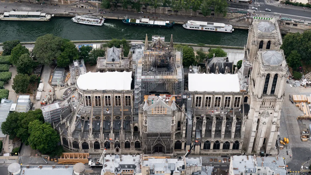 Katedral Notre Dame Direstorasi Usai Kebakaran Hebat