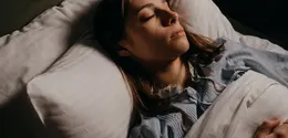 Kurang tidur dapat mempengaruhi cara tubuh mengatur rasa lapar dan kenyang. (Foto/dok: Pexels/Polina)