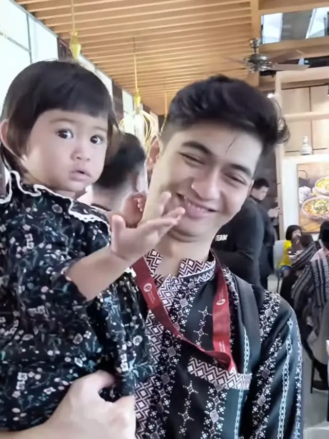 Ria Ricis dan Teuku Ryan Umroh