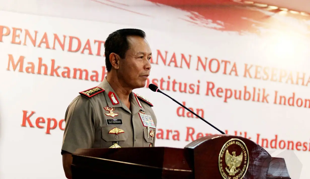 Di Gedung MK, Kapolri Jenderal Pol Sutarman menengaskan siap mengamankan dan menindaklanjuti laporan jika ditemukan tindak pidana pemilu yang terungkap dalam sidang, Kamis (8/5/2014). (Liputan6.com/Faizal Fanani)