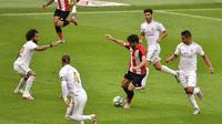 Jalannya pertandingan Athletic Bilbao vs Real Madrid di Stadion San Mamés Barria, Bilbao, Minggu (5/7/2020). (AP Photo/Alvaro Barrientos)