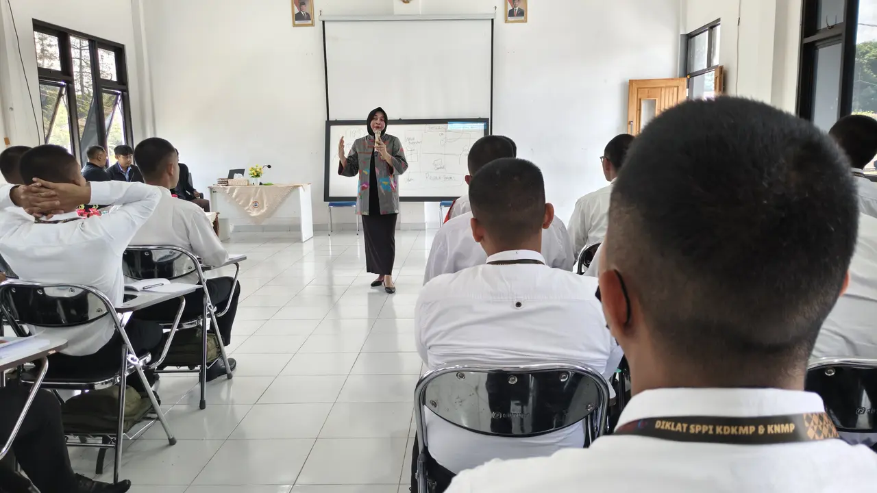Pelatihan dan sertifikasi manajer Koperasi Merah Putih di Makassar. (Liputan6.com/Fauzan)