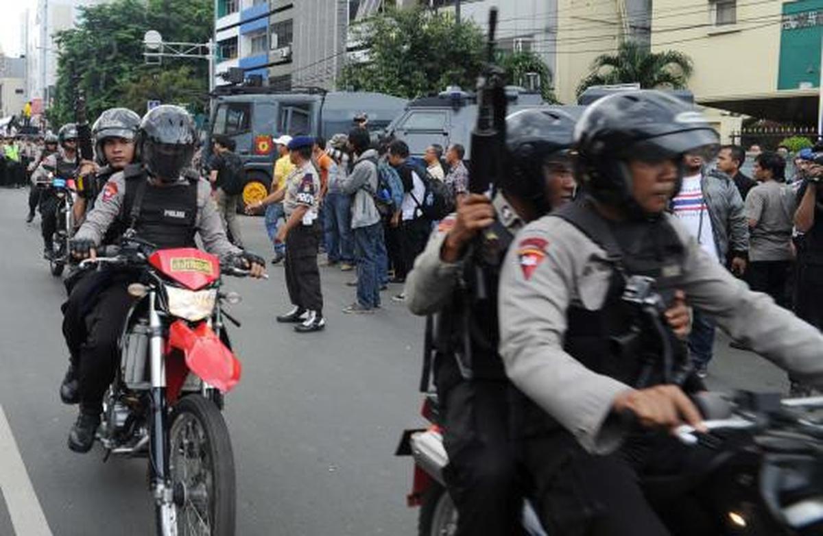 Massa kontra John Kei gelar aksi di depan PN Jakarta Pusat