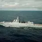 Foto yang diambil dari video yang dirilis Layanan Pers Kementerian Pertahanan Rusia pada 23 Mei 2024 menunjukkan fregat Rusia Laksamana Gorshkov melakukan latihan pertahanan udara di Samudra Atlantik. (Dok. Layanan Pers Kementerian Pertahanan Rusia/AP)