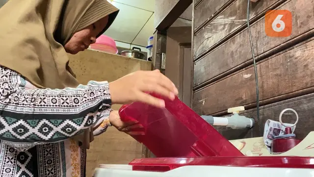 Warga Desa Tepian Terap