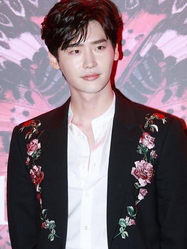 5 Hal Yang Buat Lee Jong Suk Patut Dicintai News