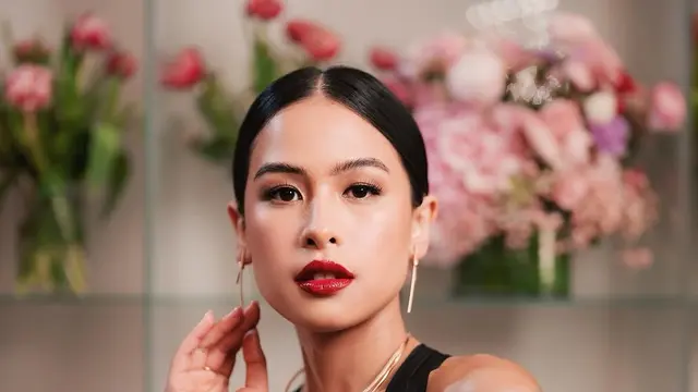 Potret Maudy Ayunda dengan Makeup Bold. (instagram/maudyayunda)