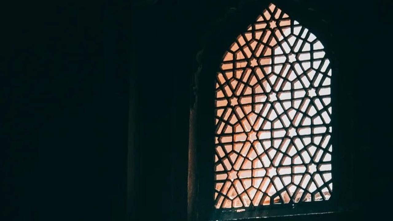 Al Ikhlas artinya Keesaan Allah, Ketahui Makna Bacaannya