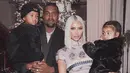"Waktuku sangat terbatas. Aku pikir sangat penting bagi seorang ibu untuk membagi waktunya untuk suami dan anak-anak secara adil," jelas Kim. (instagram/kimkardashian)