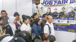 Pencari kerja (Pencaker) memadati Job Fair Depok 2026 yang diselenggarakan Pemerintah Kota (Pemkot) Depok di Depok Town Square (Detos), Rabu, 6 Agustus 2026. (KLY/ Arie Basuki)
